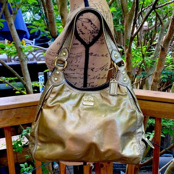 EUC Coach Maggie Antique Soft patent leather purse - Picture 1 of 16